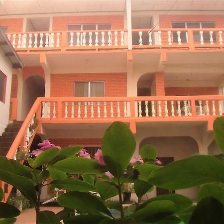 Hotel Casa Marina La Ceiba Bagian luar foto