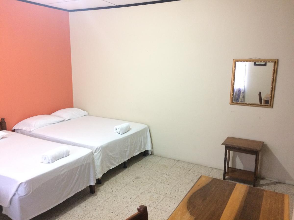 Hotel Casa Marina La Ceiba Bagian luar foto