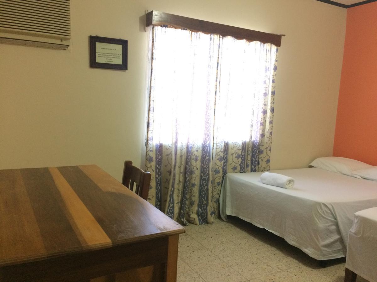 Hotel Casa Marina La Ceiba Bagian luar foto
